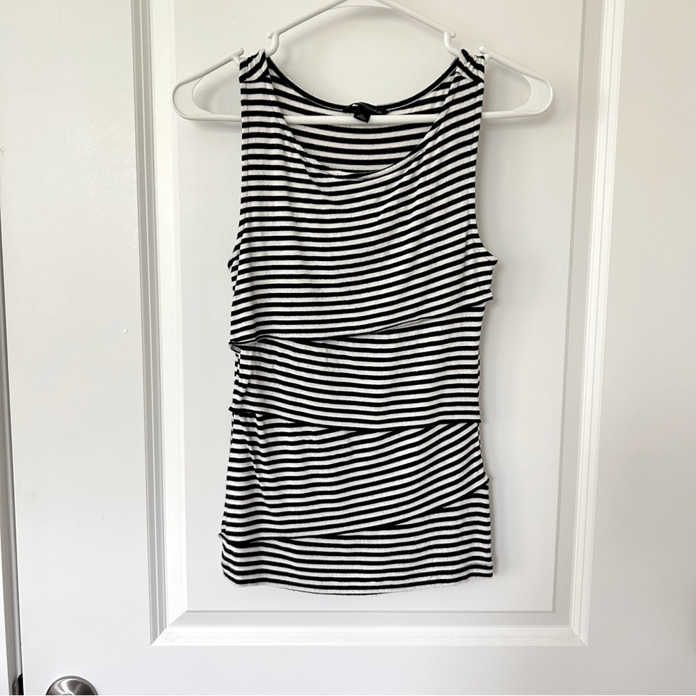 Banana republic Black and white diagonal striped tank top size XS